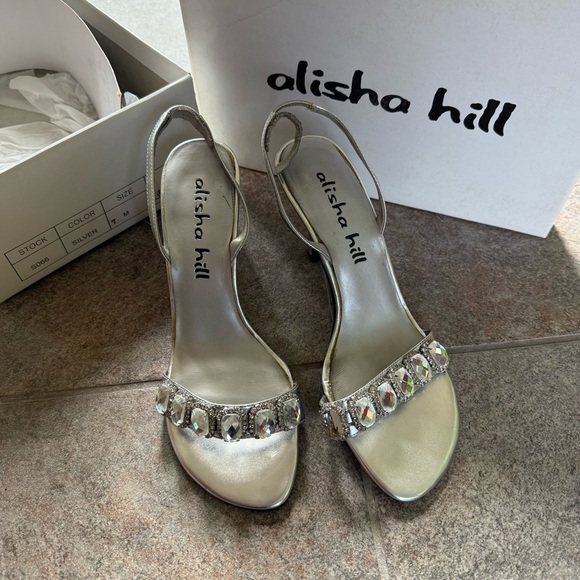Alisha Hill Shoes - Alisha Hill Silver Jeweled Size 7 Women's Shoes